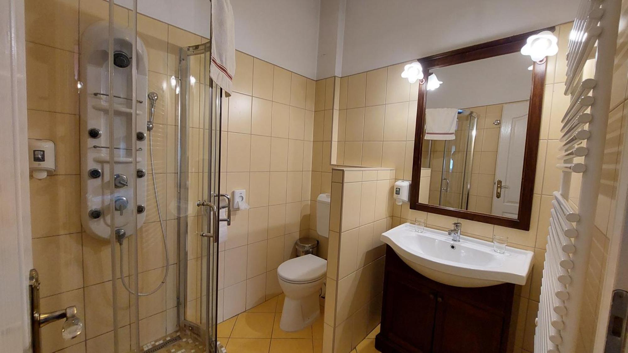 Oazis Hotel*** Nagykanizsa Zewnętrze zdjęcie